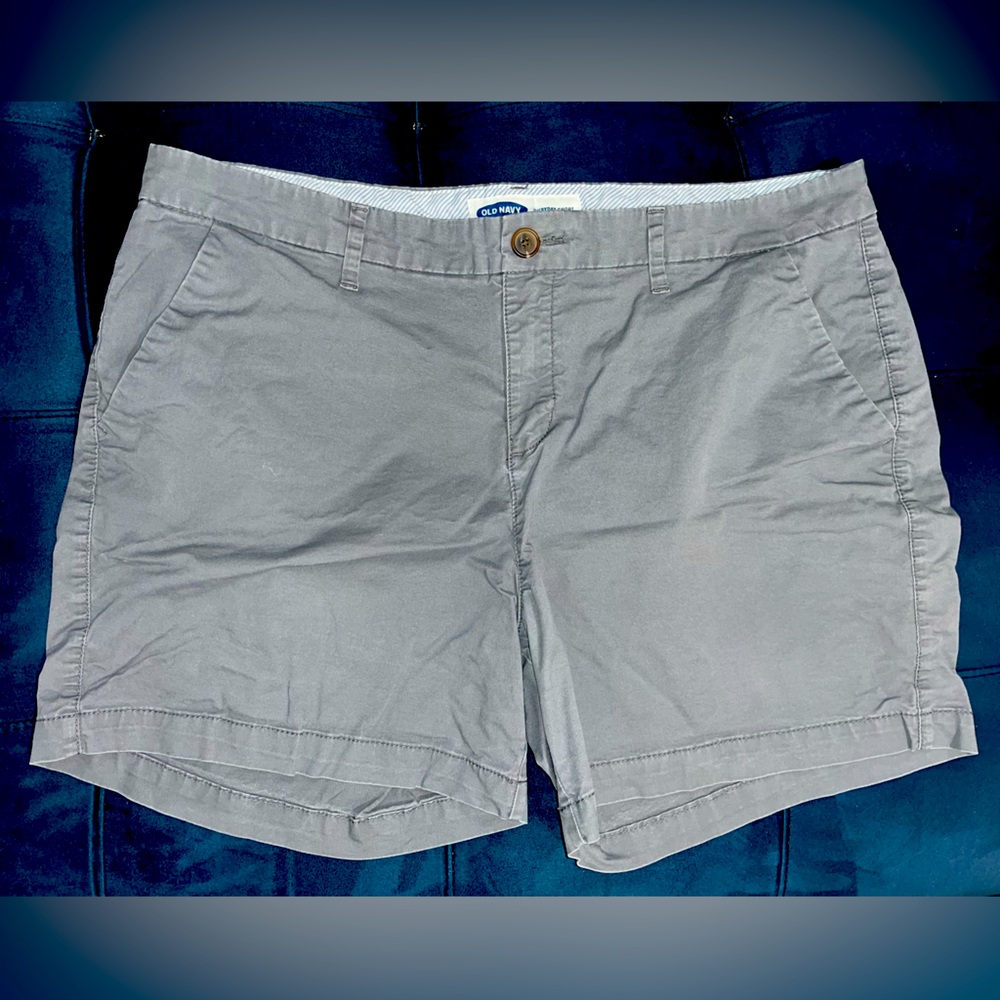 Old Navy Chino Shorts 5” inseam 
Gray 
Size 14 
5” inseam